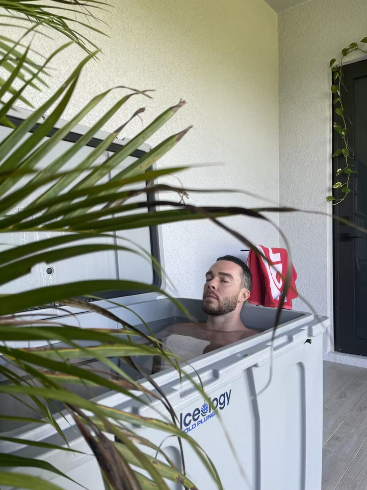 Iceology Cold Plunge Tub With Chiller | 100 Gallons | Cools to 39°F