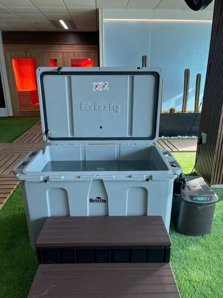 Iceology Cold Plunge Tub With Chiller | 100 Gallons | Cools to 39°F